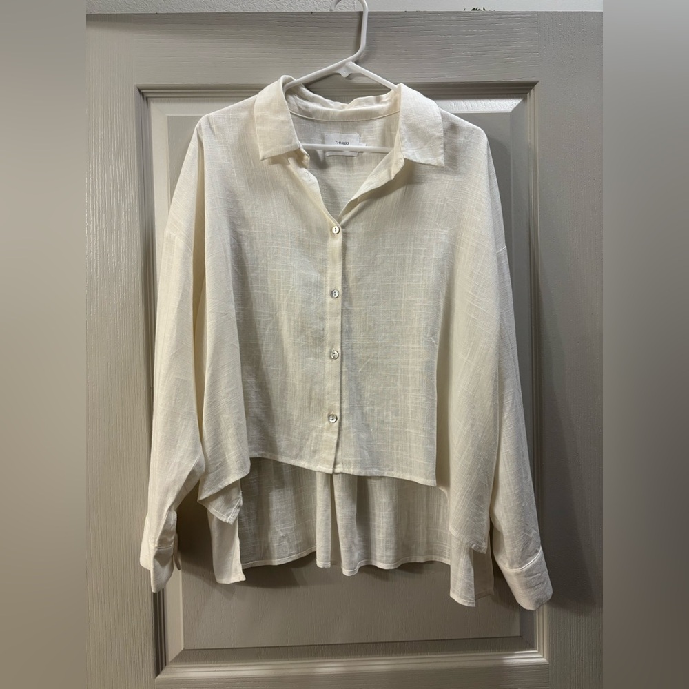 Things Between L long sleeve cropped button up
*NEVER WORN, New Without Tags